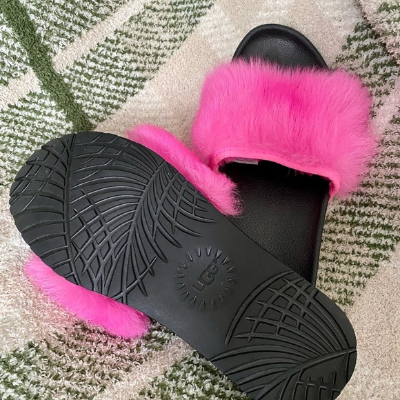 Women’s UGG Royale Genuine Shearling Slide Sandal Limited Edition - Picture 3 of 5